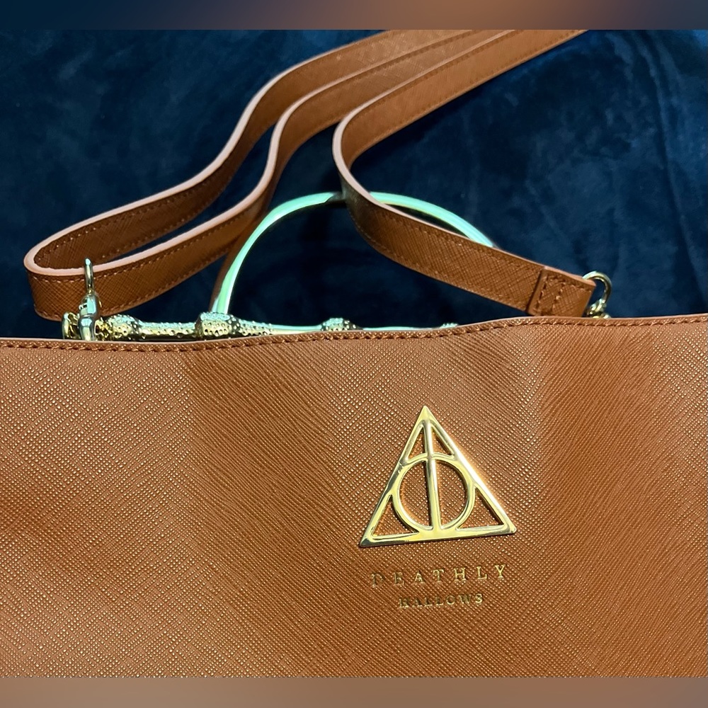 NWOT Loungefly Limited Edition Harry Potter Deadly Hallows Wand Handbag - Picture 8 of 16